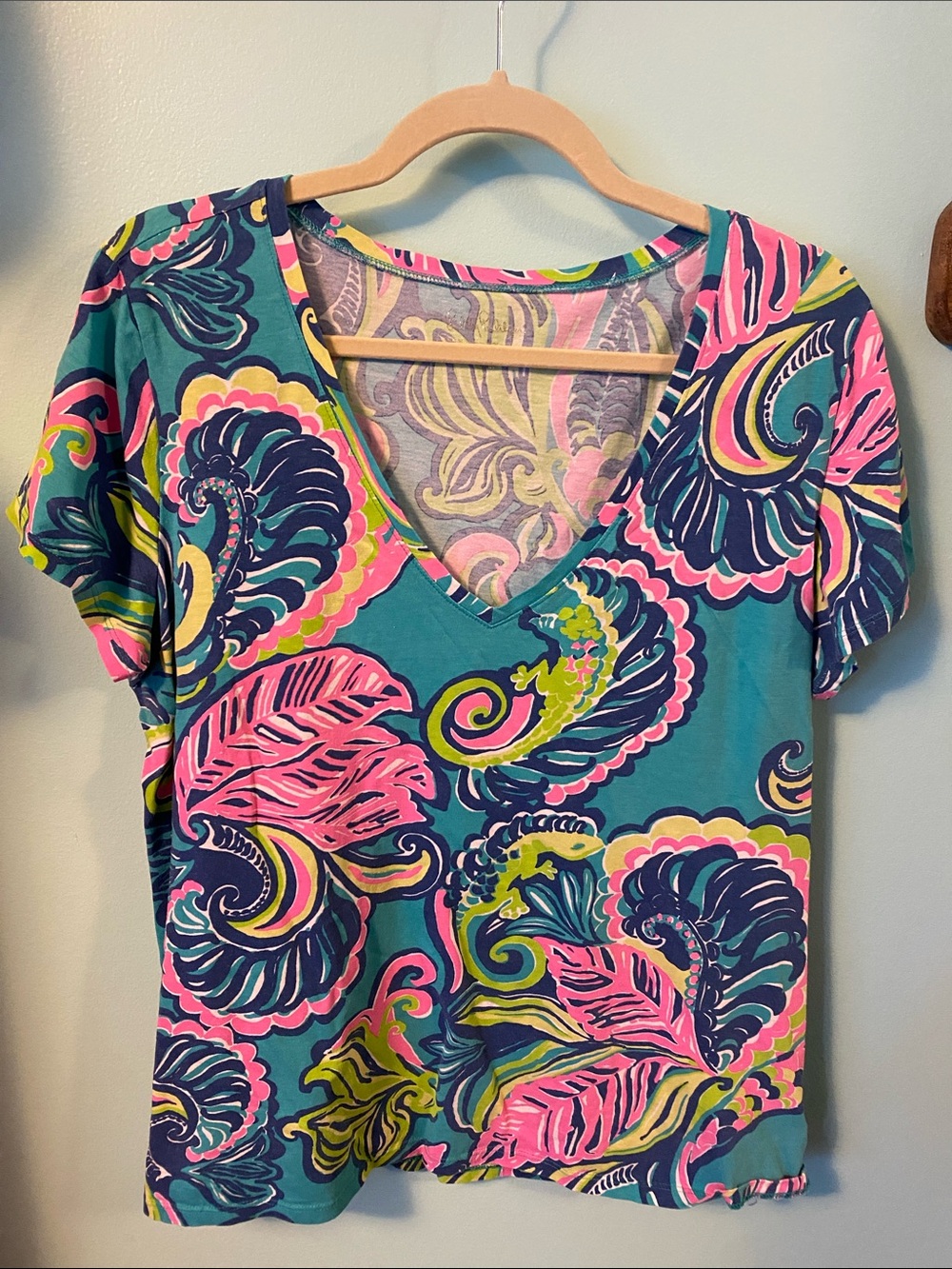 Lilly Pulitzer Vibrant Tropical Print V-Neck Top - Teal & Pink & Lime - size XL